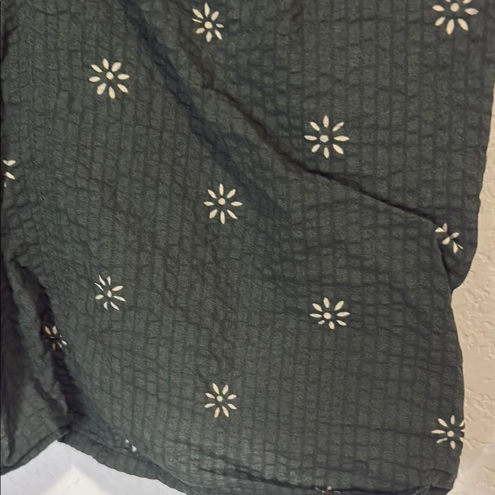 Madewell Dark Green Floral fitted Blouse with puff sleeve
